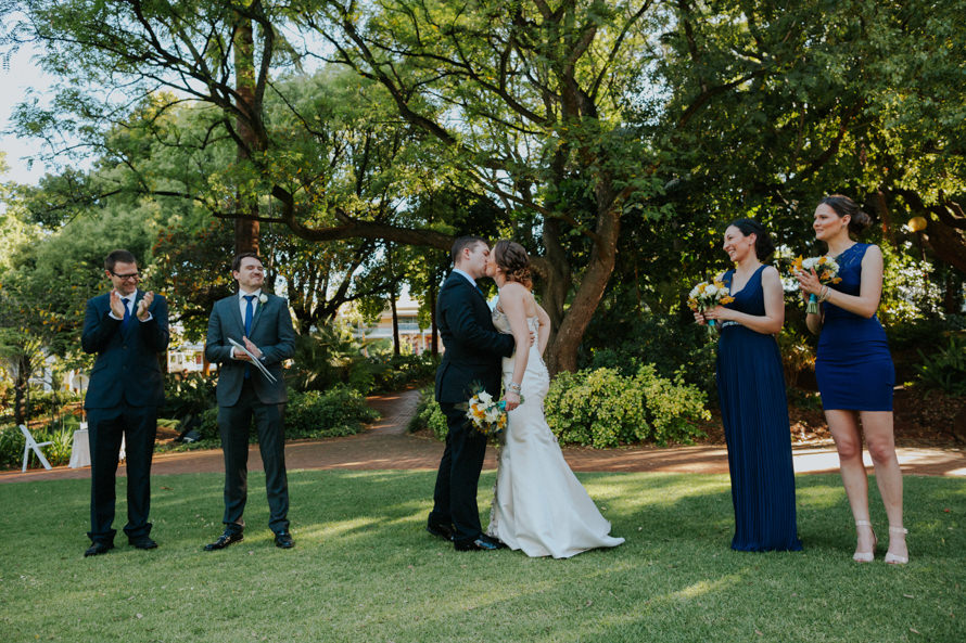 harold boas garden and pagoda perth wedding photography