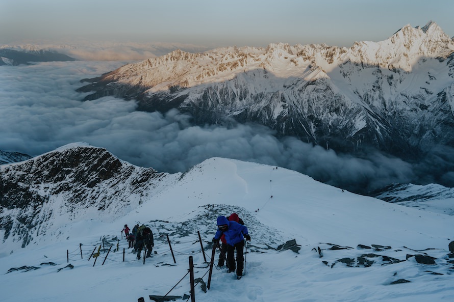 Siguniang Dafeng Summit Climb Photography